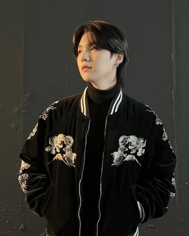 DataAgustD's tweet image. #SUGA (@/agustd) has surpassed 51.5 MILLION followers on Instagram! 🔥

🖇 instagram.com/agustd?igsh=MW…

#SUGA #AgustD #BTSSUGA #슈가