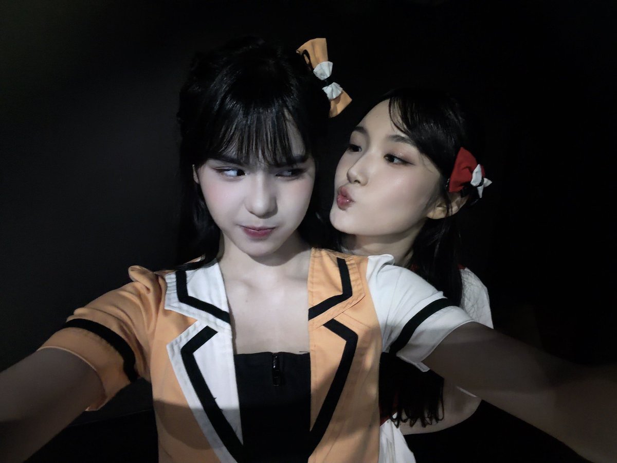 JTrisha_JKT48's tweet image. #trishelca #trishaturday bersama mereka lagi! sedih ci oline ngilang tapi nanti tolong di edit aja ya 🥸