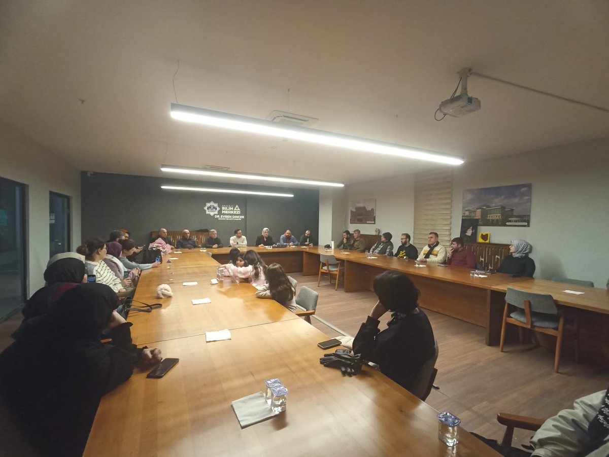 Aksaray Birlik Vakfı Şubesi’nde gerçekleştirilen 59. Aksaray Buluşmasında, Aksaray Üniversitesi'nden Dr. Öğr. Üyesi Şükriye Gülpınar Ulaşkın hocamız ile "Modern Dünyada Çalışma, Anlam ve Ahlak"ı konuştuk. Hocamıza ve katılımcılara teşekkür ederiz...