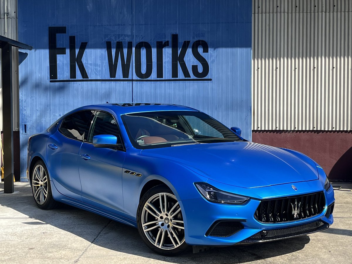 works_fk's tweet photo. マセラティギブリ 後期トロフェオ仕様化　フルラッピング  スモーク塗装　従業員元マイカー https://t.co/xz4Q05gnS7