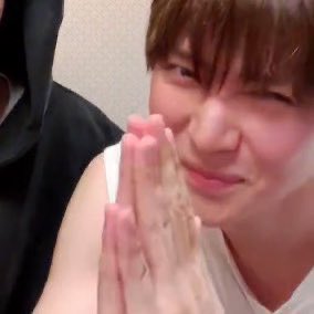 mjmndss's tweet image. y y