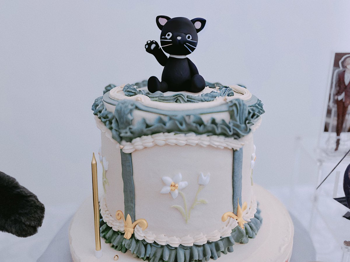 reese💫 tweet media