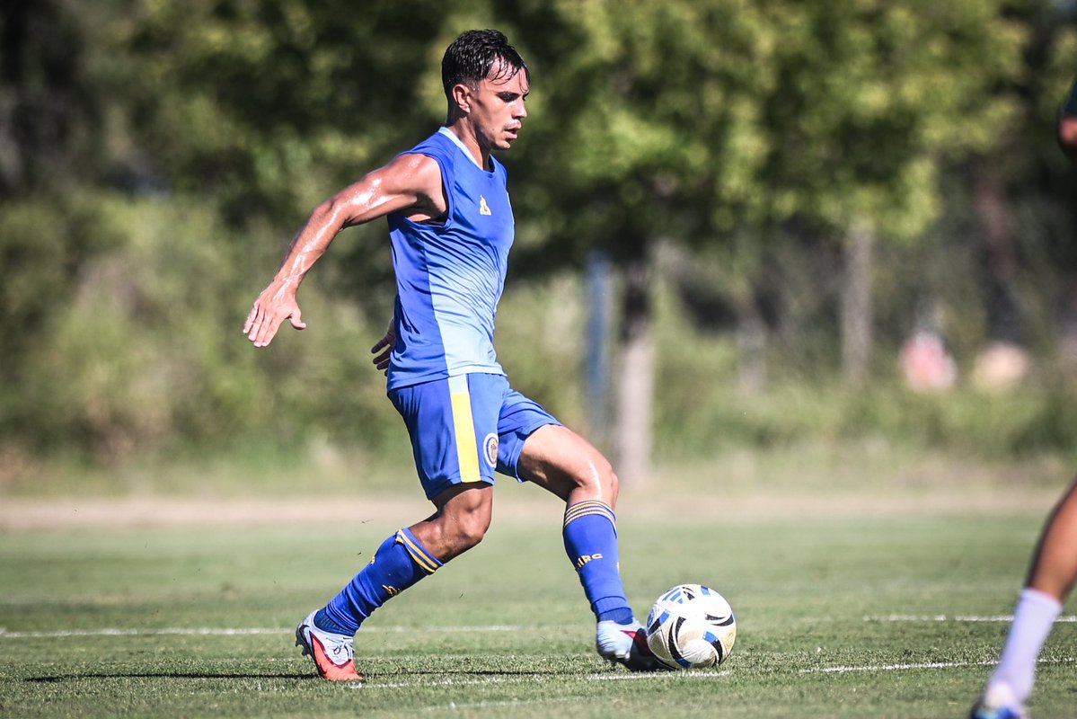 RosarioCentral's tweet image. Triunfo ante Sarmiento en el tercer amistoso de pretemporada

Fue 2 a 1 con goles de Copetti y Módica

Los detalles del amistoso 📝 rosariocentral.com/noticia/triunf…