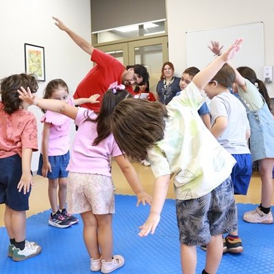 El cerebro será protagonista de los talleres de verano del Museo Interactivo Mirador (mim), que tratarán sobre las increíbles capacidades y complejidades de este órgano humano, desde la mirada de distintas disciplinas como la física o la astronomía. Ver en tinyurl.com/y3udaec2
