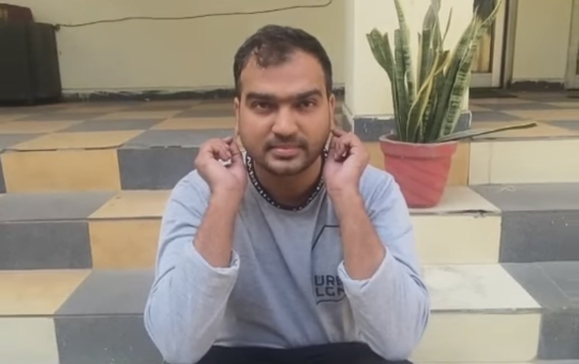 Mohini_Rana31's tweet image. भिवाड़ी में फर्जी IPS गिरफ्तार! खुद को SPG का अधिकारी बताकर थाने में रौब झाड़ रहे यूपी निवासी सॉफ्टवेयर इंजीनियर (सौरभ) को पुलिस ने पकड़ा…काली स्कॉर्पियो और फर्जी ID कार्ड बरामद। #Bhiwadi #FakeIPS #RajasthanPolice @Bhiwadipolice