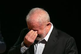 zfabrogmailcom's tweet photo. ANÃO DIPLOMÁTICO QUE SE CHAMA NÉ!
''Tomou distraído !!
Despeitado, irresignado, Lula ficará fora da foto histórica da assinatura do acordo UE+Mercosul

A percepção é de que os líderes da UE não quiseram assinar nada com Lula na presidência do Mercosul.
Será o único presidente do Mercosul que não estará ali.

Despeitado, irresignado por não ter podido assinar o acordo UE+Mercosul durante seu mandato como presidente do Mercosul, cuja titularidade passou há três semanas para o paraguaio Santiago Peña, Lula da Silva não comparecerá, hoje, ao ato agendado para Assunção, 12h50min, com direito a foto histórica.

Será o único presidente do Mercosul que não estará ali.
De-Bob Clementino.