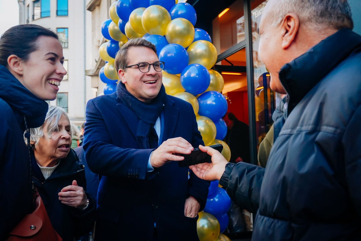 🚀 Plus de 200 personnes réunies ce matin pour l’inauguration du QG de campagne de <a href="/geoffroyboulard/">Geoffroy Boulard</a>, au 83 rue de Saussure.

Une dynamique collective forte, au service de #Paris17

Le 17e au 💙

👉 Rejoignez-nous : geoffroyboulard.fr/mobilisation/