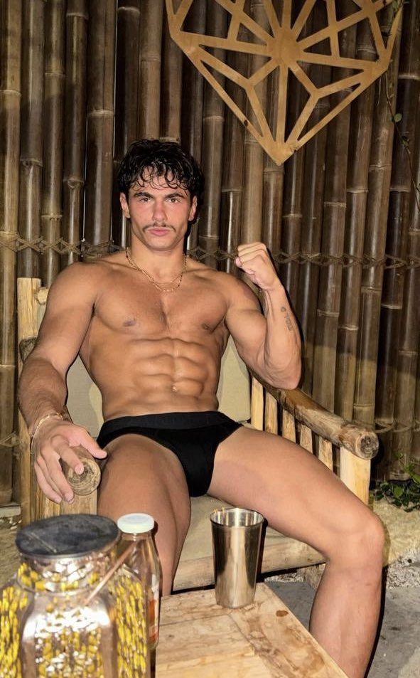 MindsetOB's tweet image. Have any of you ever seen such perfection? You would love to touch every part of my body.

To see me without underwear Dm me now! 🤪
 #feetworshi̇p #master #alpha

onlyfans.com/bruboy18