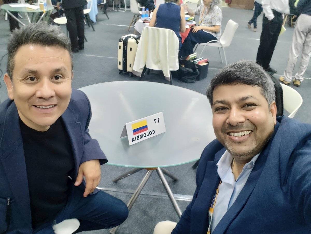 La Feria Internacional del Libro de Chennai (<a href="/cibfindia/">Chennai International Book Fair (CIBF)</a>) ofrece un espacio propicio para el diálogo profesional: intercambio con el maestro John Naranjo de la <a href="/ReyNaranjo/">Rey Naranjo Editores</a> en el contexto de iniciativas vinculadas a la promoción de la literatura colombiana. <a href="/IndiaEmbCol/">Embassy of Colombia to India</a>
