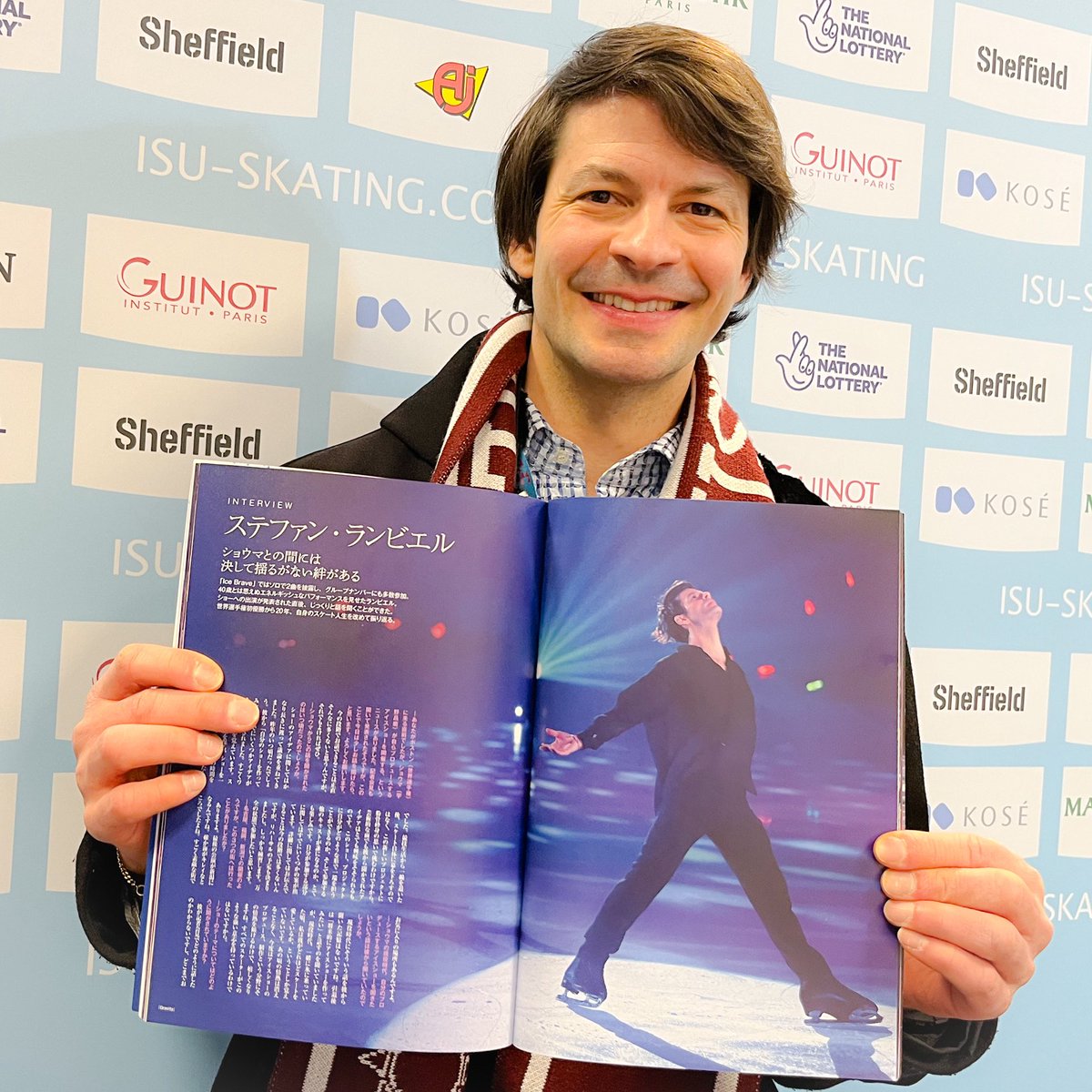 patinaggio's tweet image. お疲れさまのステファン。
自身の出演した「Ice Brave」のページを慈しむように見入っていました。
「これヒロが書いたの？」
だって。あなたが日本語読めたらねー😂

「フィギュアスケートLife Extra アイスショー2025」は電子版でもお求めいただけます。是非🙏
#EuroFigure ⛸️