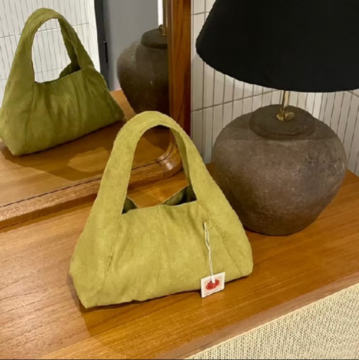 nalesatha's tweet photo. Affordable local bag that fits your daily style 🤍🇮🇩

a thread https://t.co/pyQj9GJmRg