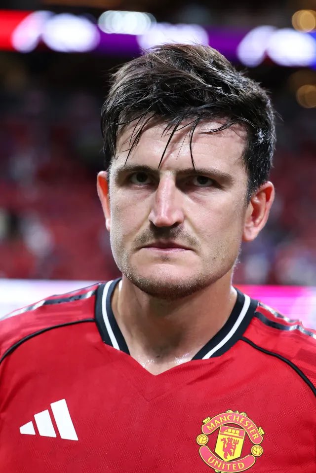 jonmikesav8's tweet image. He suffered dogs abuse at the hands of our own ‘supporters’
Death threats. Threats to his family. 
A lesser man would have folded.
Those tw*ts should grovel and beg for his forgiveness.