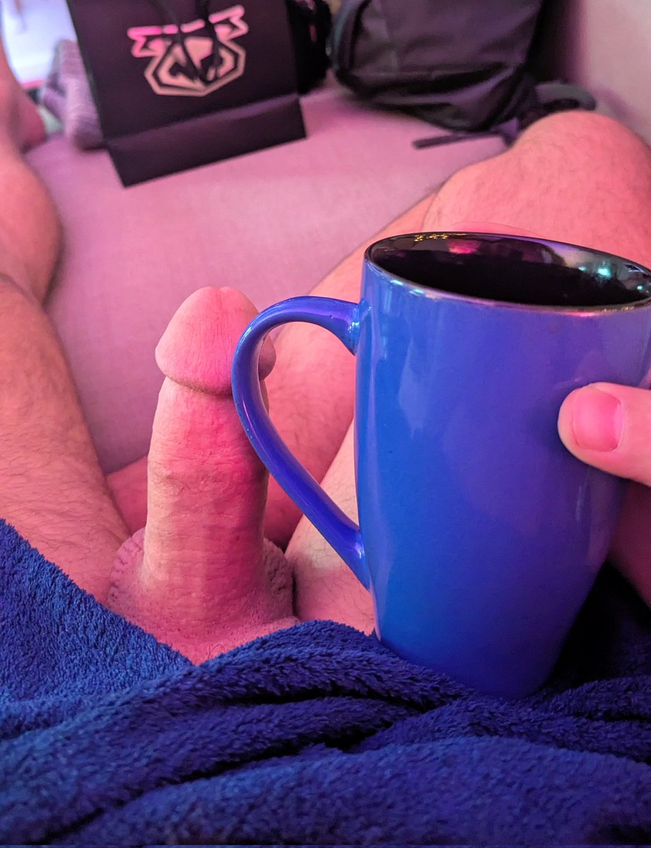 choosy_dick's tweet photo. Chill snowy coffee time before heading back to #MAL https://t.co/KwZ1B1Ydgz