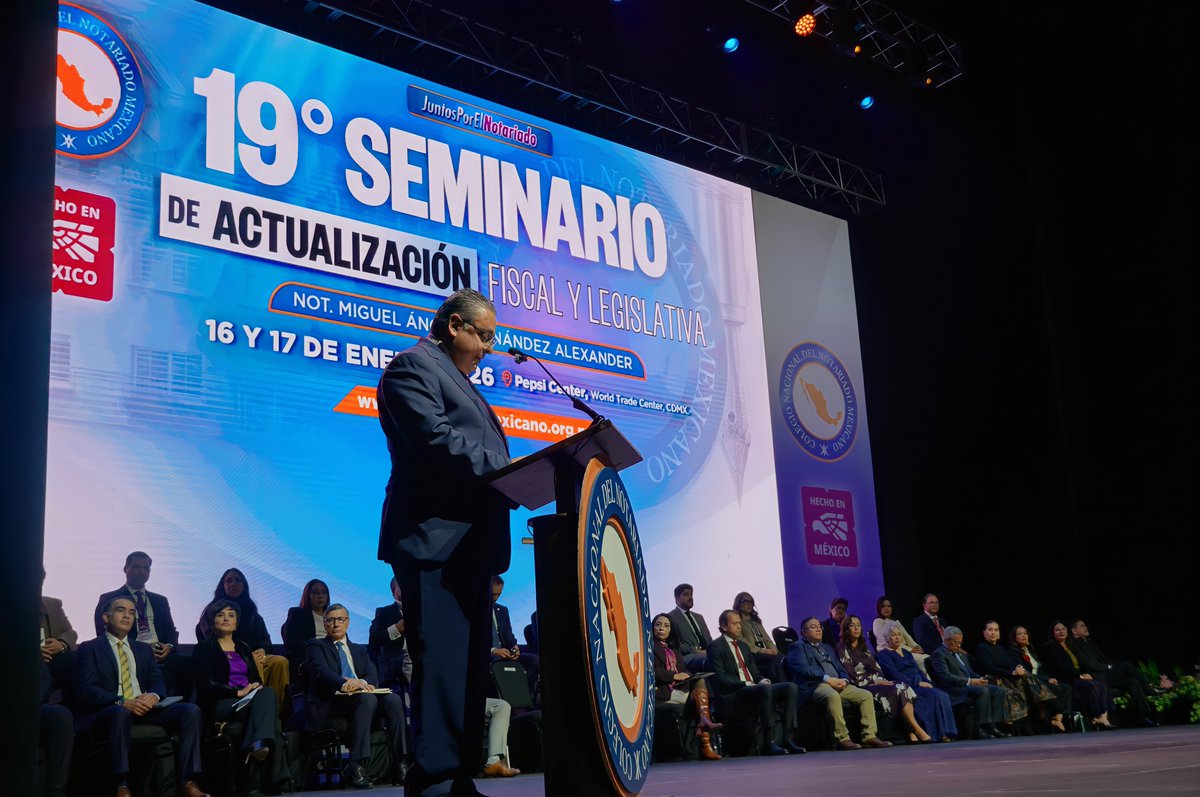 notariadomex's tweet photo. El presidente del @notariadomex, Not. Ricardo Vargas, encabezó la inauguración del 19º Seminario "Miguel Ángel Fernández Alexander" con un presidium en el que estuvieron autoridades de los tres niveles de gobierno. 

- Lic. Esthela Damián Peralta, Consejera Jurídica del Ejecutivo Federal.
- Dr. Crescencio Jiménez Núñez, Titular de la Unidad General de Asuntos Jurídicos de la Segob.
- Lic. Griselda Martínez Vázquez, Subsecretaria de Ordenamiento Territorial y Agrario de Sedatu, en representación de la Dra. Edna Elena Vega Rangel, Secretaria de la SEDATU. 
- Ministro Irving Espinosa Betanzo, Suprema Corte de Justicia de la Nación.
- Dr. José Alfonso Iracheta Carroll, Subsecretario de Ordenamiento Territorial, Urbano y Vivienda de la Sedatu.
- C.P. Amelia Guadalupe de León Ortega, Administradora General de Auditoría Fiscal Federal del SAT.
- Ing. Víctor Suárez Carrera, Procurador Agrario.
- Señora Luz María Ortiz, viuda del Notario Miguel Ángel Fernández Alexander.
- Dip. Claudia Sánchez Juárez, en representación de la Mtra. Claudia Corichi García, Presidenta de la Colectiva Nacional 50+1.
- Not. David Figueroa Márquez, Presidente de la Unión Internacional del Notariado.
- Mtro. Víctor Rubén Guzmán Dagnino, Director General del Insus.
- Not. Guadalupe Díaz Carranza, Secretaria de la Unión Internacional del Notariado.
- Dr. Pablo Escalona Almeraya, Presidente del Instituto de Administración y Avalúos de Bienes Nacionales.
- Dip. Mariana Benítez Tiburcio.
- Mtro. Gilberto Camacho Botello, Titular de Prodecon.
- Dip. Ana Erika Santana González.
- Mtra. Ana María Kudisch Castelló, Presidenta de la Barra Mexicana, Colegio de Abogados.
- Coronel de Justicia Militar y Lic. Luis Miguel Pérez Landaverde, Subjefe Jurídico Consultivo de la Unidad de Asuntos Jurídicos de la Sedena
- Mtro. Ricardo Moisés Castro Pizaña, Presidente del Comité Nacional Mexicano, en representación del Mtro. Fernando Hernández Gómez, Presidente de la Unión Internacional de Abogados.
- Lic. Ariel Noel Gutiérrez Contreras, Coordinador de Infraestructura de la Calidad, en representación de la Mtra. Andrea Genoveva Solano Rendón, Jefa de la Unidad de Normatividad, Competitividad y Competencia de la Secretaría de Economía.
- Not. Raúl Juan Contreras Bustamante, Exdirector de la Facultad de Derecho de la UNAM.
- Mtra. Larisa Pérez Moreno, en representación del Lic. Emilio Romano Mussali, Presidente de la ABM.
- Mtra. Marisol Barragán Guerra, Subdirectora de Asuntos Jurídicos, en representación de la Mtra. Jabnely Maldonado Meza, Vocal Ejecutiva del Fondo de la Vivienda del Instituto de Seguridad y Servicios Sociales de los Trabajadores del Estado.
- Mtro. Diego Bernal, en representación de la Senadora Karina Isabel Ruiz Ruiz, Secretaria de Asuntos Migratorios del Senado de la República.
- Not. José Luis Leal Campos, Secretario del Consejo del Colegio Nacional del Notariado Mexicano, A.C.
- Lic. Dulce María Rodríguez Cervantes, Asesora de la Senadora Laura Itzel Castillo Juárez, Presidencia del Senado.
- Not. Raúl Enrique Padilla García, Vicepresidente del Colegio Nacional del Notariado Mexicano, A.C.
- Not. Ricardo Gutiérrez Pérez, Secretario Académico del Colegio Nacional del Notariado Mexicano, A.C.
- Lic. Verónica Rebollo García, Directora General Jurídica y de Estudios Legislativos de la Consejería Jurídica de la Ciudad de México.
- Not. Ana Lilia Janeth Porras Figueroa, Secretaria del Interior del Colegio Nacional del Notariado Mexicano, A.C.