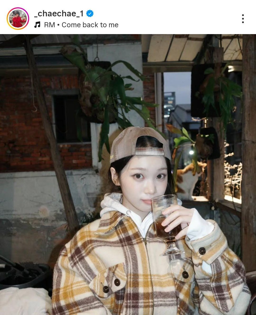 KNJsSource's tweet image. LE SSERAFIM’s Chaewon used #RM’s ‘Come Back to Me’ as the audio on her latest Instagram post.