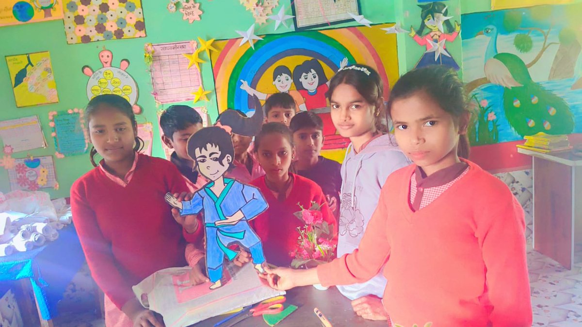 BsaPratapgarh's tweet image. बालिका शिक्षा,आत्मसम्मान एवं आत्मरक्षा के समन्वय से सशक्त भविष्य की ओर कदम। समग्र शिक्षा के अंतर्गत मीना मंच गतिविधियों के माध्यम से बालिकाओं में आत्मविश्वास, निर्णय क्षमता एवं सुरक्षा के प्रति जागरूकता
#SelfEsteem #SelfDefence
#BasicEducationDepartmentUP #UNICEF#
#BSA PRATAPGARH