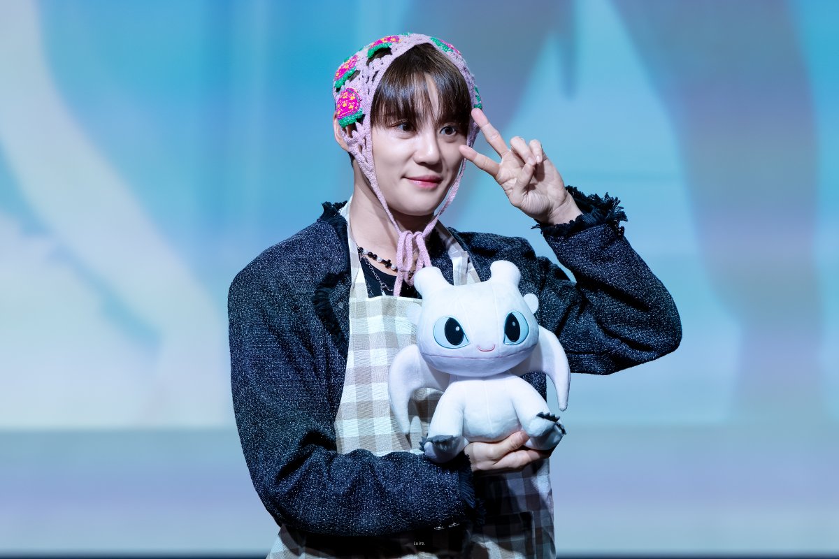 260117
시즌그리팅 대면 팬싸인회

꼬물꼬물 🍓🎀

#김준수 #시아준수 #준수 #XIA #JUNSU