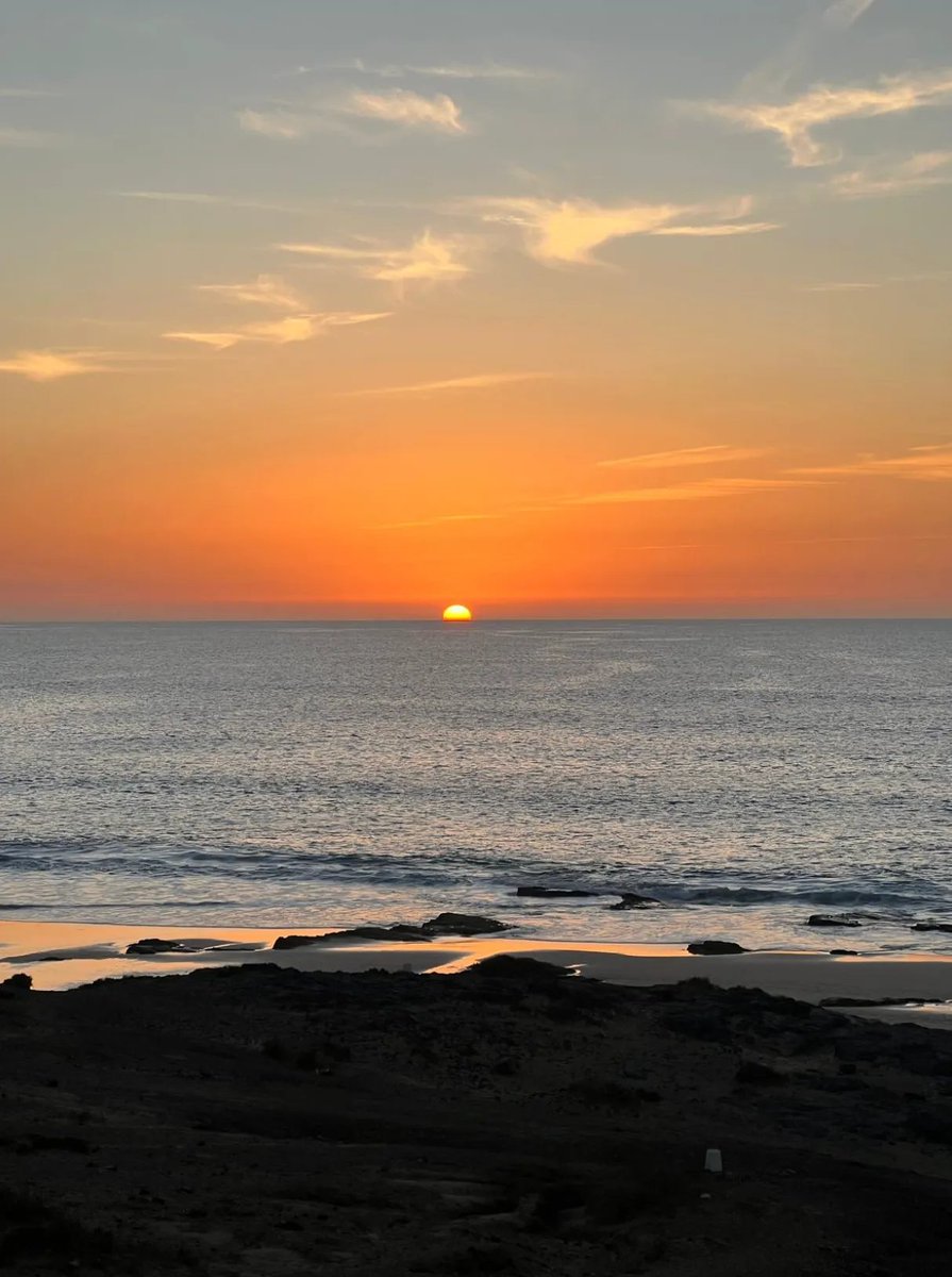 ItsFinlayW's tweet image. Daily client calls, 2 onboardings, one acc doing absolute bonkers numbers (8 figs).

Been a heavy week.

This is exactly what I’ve always prayed for when I was broke.

But sometimes you just need to sit somewhere-

Watch the sun. And just… breathe.

Life is good.