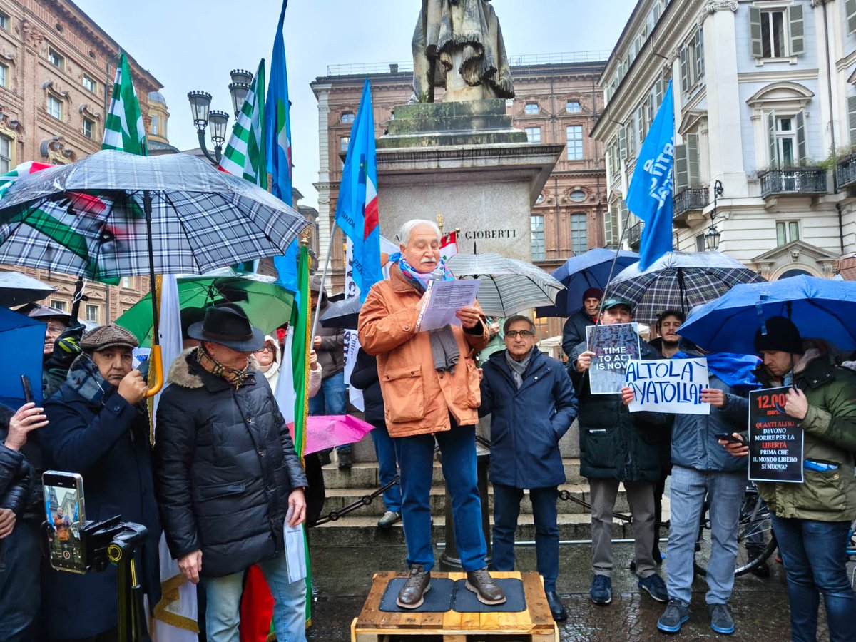 UilPiemonte's tweet image. La UIL Torino e Piemonte ha partecipato alla manifestazione unitaria per un Iran libero, laico, e democratico, che si è svolta oggi in piazza Carignano a Torino.