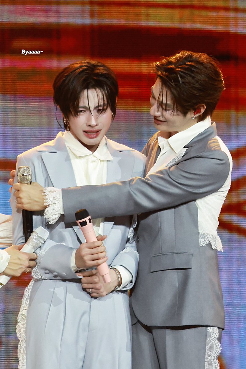 🥹

KNP TFO CONCERT
#KhemjiraConcertDay1
#เติ้ลเฟิร์สวัน #TleFirstOne 
#TLE_mtm #FirstOne 
<a href="/TLE_mtm/">TLE.MTM</a> <a href="/firstone_wnk/">FirstOne</a>