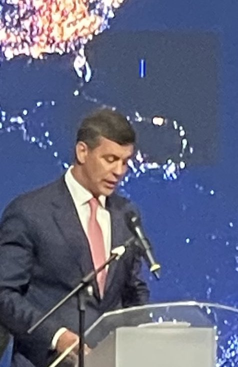 Alejandro Karlen tweet media