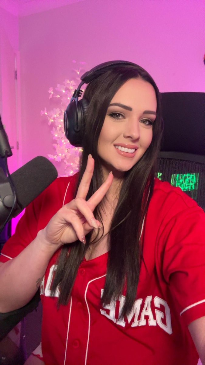 Eleanorsaur tweet media