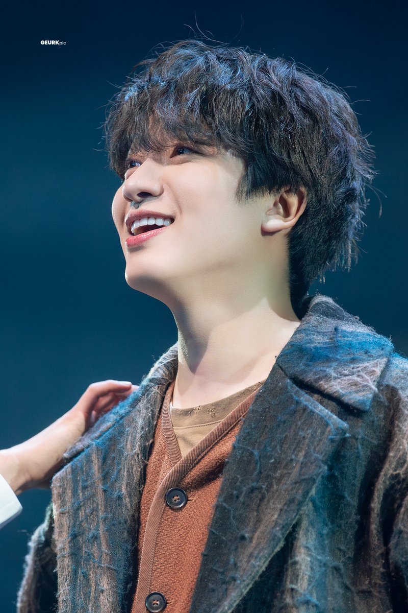 260117 D 은하철도의 밤 스페셜 커튼콜
M2. 우리가 사는 세상

눈 앞에 생생히 보이는 것 같아

조반니 役 #안지환