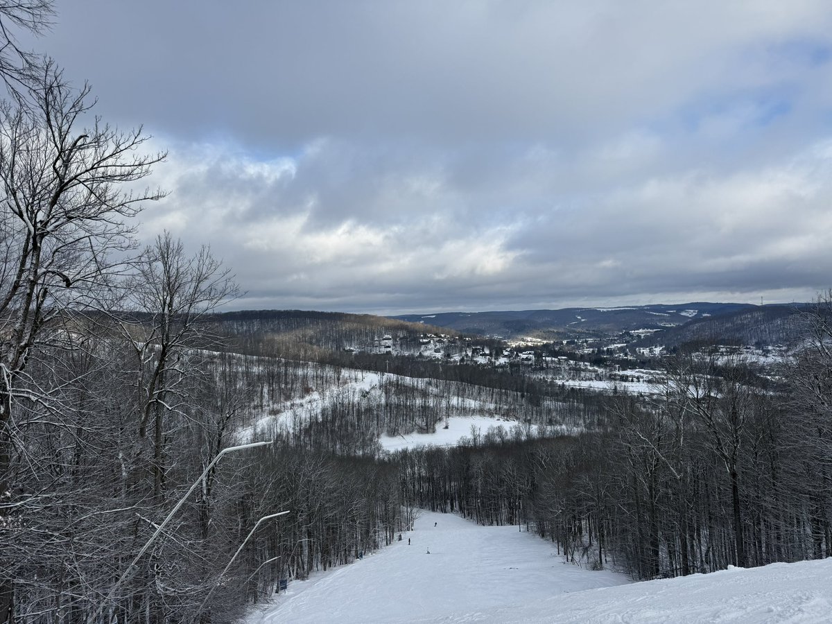 blue sky <a href="/holidayvalley/">Holiday Valley</a> - fleeting, but it still counts 🏄🏻‍♂️