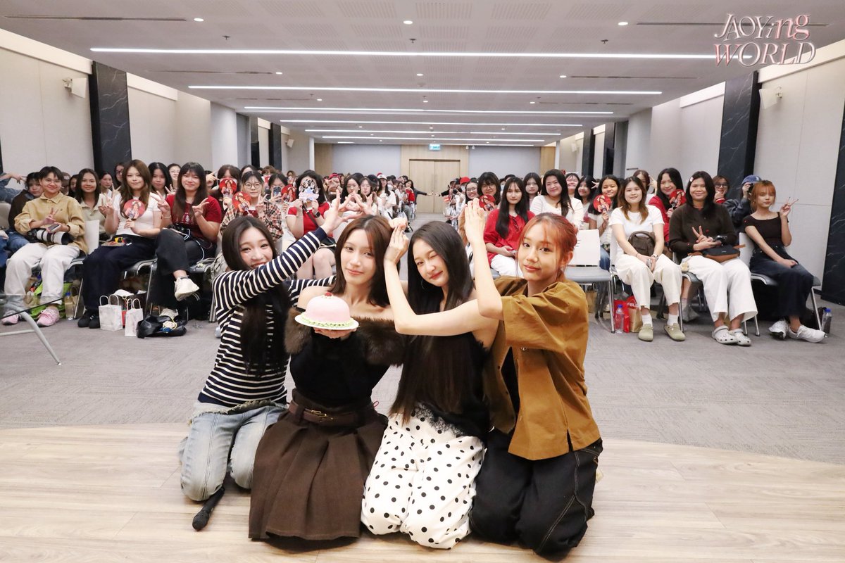 OfficialJaoying's tweet image. εїз  𝓙𝓪𝓸𝔂𝓲𝓷𝓰 𝓦𝓸𝓻𝓵𝓭  εїз

- ขอขอบคุณน้องเอแคร์น้องพรีมและน้องแซงค์ที่มาร่วมเซอร์ไพรส์น้องเจ้าหญิงด้วยนะค้าบบบ 🤍🙇🏻‍♀️ -

Special Thanks - @Acare_ct @ppreamnicha @Sangtsangt 

#JaoyingWorld 
#Jaoyng