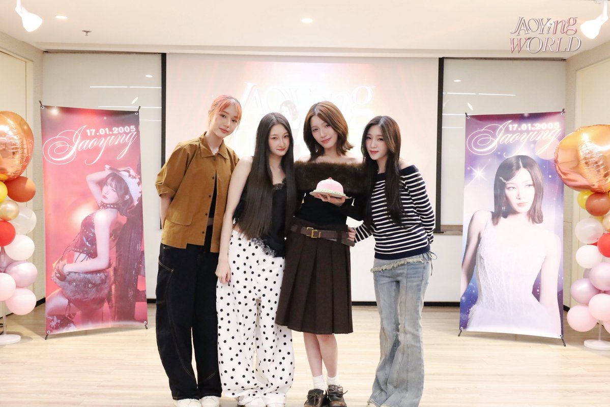 OfficialJaoying's tweet image. εїз  𝓙𝓪𝓸𝔂𝓲𝓷𝓰 𝓦𝓸𝓻𝓵𝓭  εїз

- ขอขอบคุณน้องเอแคร์น้องพรีมและน้องแซงค์ที่มาร่วมเซอร์ไพรส์น้องเจ้าหญิงด้วยนะค้าบบบ 🤍🙇🏻‍♀️ -

Special Thanks - @Acare_ct @ppreamnicha @Sangtsangt 

#JaoyingWorld 
#Jaoyng