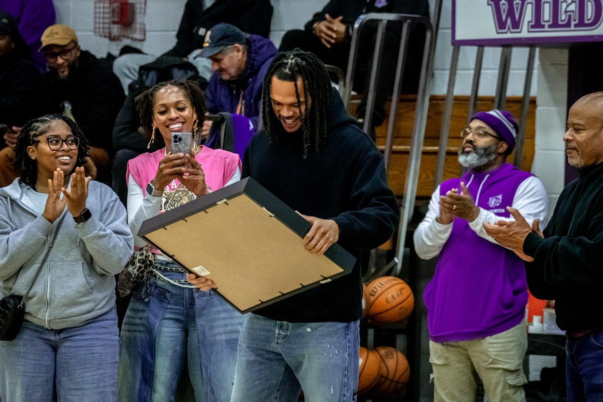 ThorntonBBall's tweet photo. Yesterday at halftime we got a chance to honor and add Former 2022 All-State Ty Rodgers / #Illini (@Ty_rodgers20) to the All-State Board

Some accolades
-IBCA/AP/Chicago Sun Times All-State 1st Team
-FIBA U18 Team USA Gold Medalist🥇
-Daily Southtown POY
-21 Double-Doubles

#TTHS https://t.co/7qZoWGzSQc