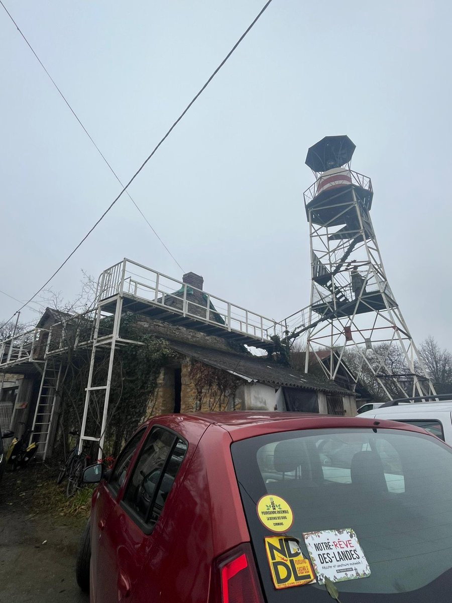 🐝🪱 Fête du bocage 🛹🦕 Hommages aux luttes en cours et a la Gen’z en mouvemt pr ce 8e bday de la victoire de labandon du projet daéroport et 10ans apres, partout, rappelons à celleux sur qui la résignation pèse que le tps des révoltes peut refaire surface et opérer des culbutes
