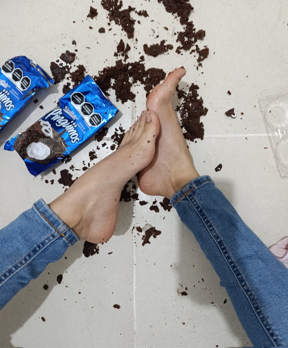 MiniHonney's tweet image. Disfruto hacer el contenido personalizado me la paso 🤤👌🏻

Mis piecitos aplastaron 4 pastelitos 🐧♥️
Tu quieres ver? 🥴