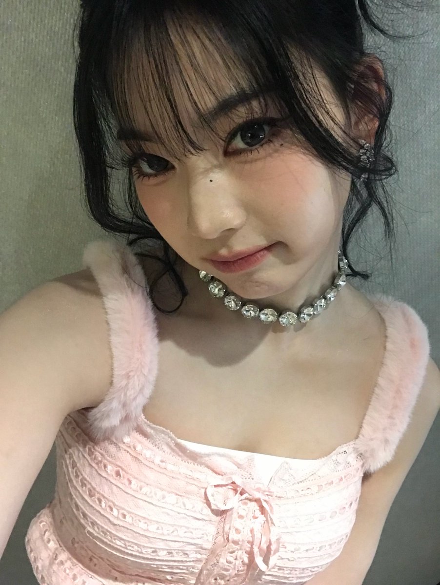 260118 아이사🐱🫧
셀카 왕창 보내줘서 너무 좋다!!🩷🩷

#스테이씨 #STAYC #아이사 #ISA