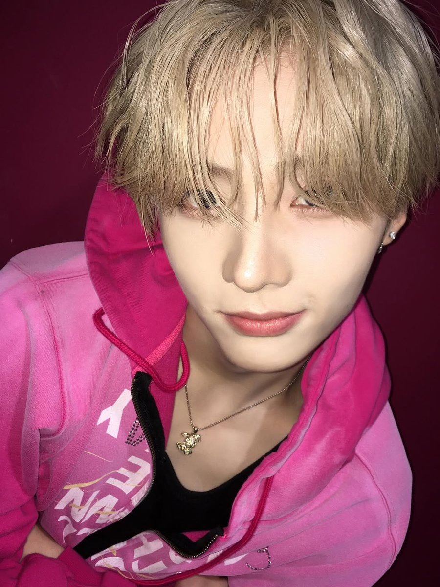 Saygwon's tweet image. They said, "Add some color to your outfit!" and then I did it, of course.