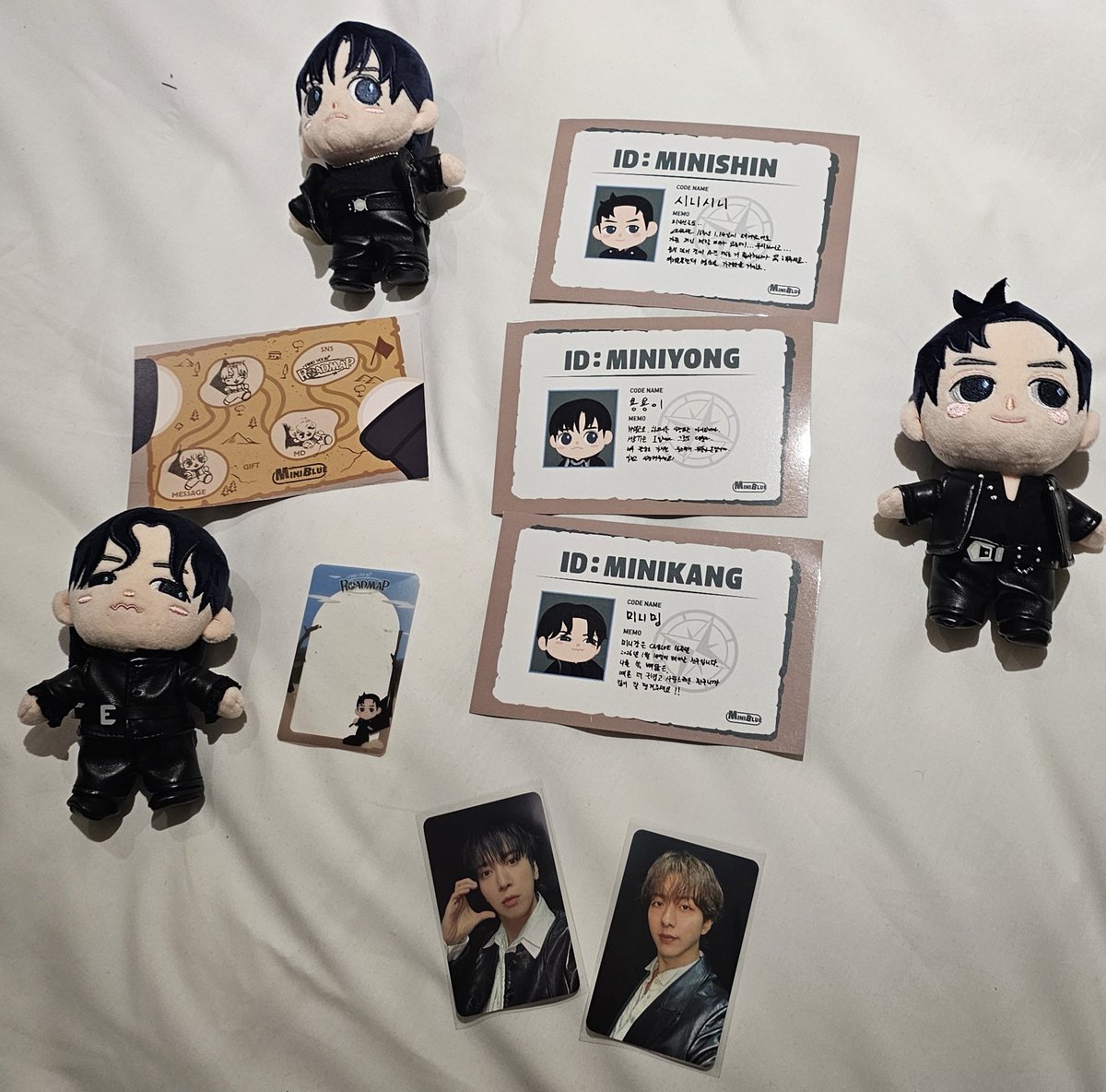 fanny_riyanti's tweet photo. Turns out I got these too from the pop-up store 🤣🤣🤣🤣 #MINIYONG #MINIKANG #MINISHIN #MINIBLUE #FIND_YOUR_ROADMAP https://t.co/tVvRu7XKfI