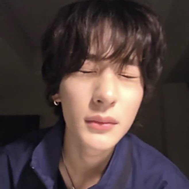 surfingtonni's tweet image. หลับตาปี๋เหมือนกัน....🐶