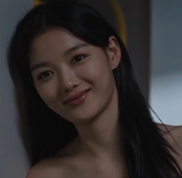 jungiespace's tweet image. my good sisters