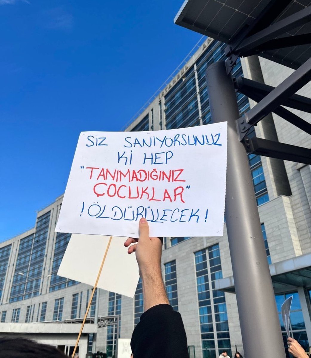 15 yaşında cinayet işleyen çocuk değil katildir. Katillerin kalemi kırılsın. 
#AtlasÇağlayanİçinAdalet #ahmetmattiaminguzziiçinadalet 
#HakanCakırİcinAdalet