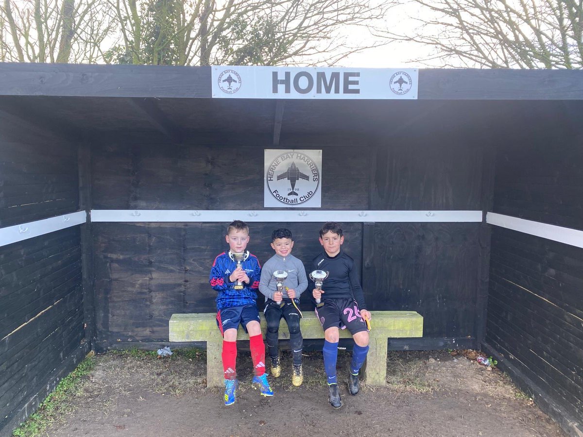 Harriers_fc's tweet photo. 9 games at Herne started at 9am with good numbers for Mini Harriers. Pictured yr R , yr 1 &amp; yr 2 players with their player of the week trophies. Mini Harriers takes place at Herne School Sat 9am to 10am .  Paul - Club Chairman on 07824623879 or message the club contact page. https://t.co/W92vTDb4Rc