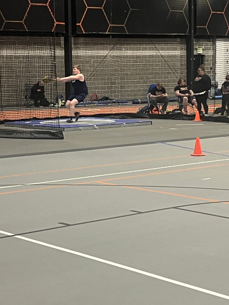 Granville_FB's tweet image. Watching indoor track compete today at Mt Vernon.  Great day to be inside.  Go Blue Aces!!