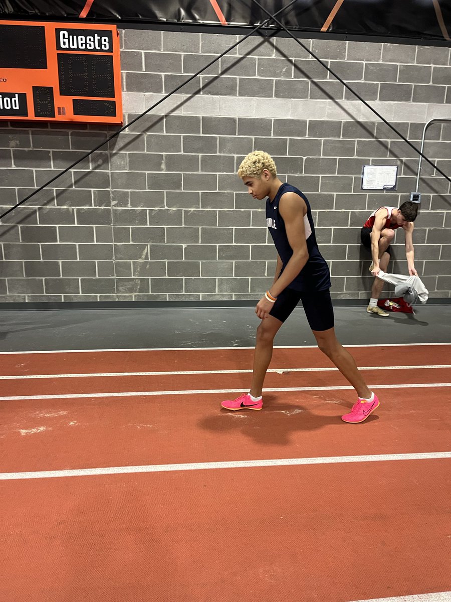 Granville_FB's tweet image. Watching indoor track compete today at Mt Vernon.  Great day to be inside.  Go Blue Aces!!