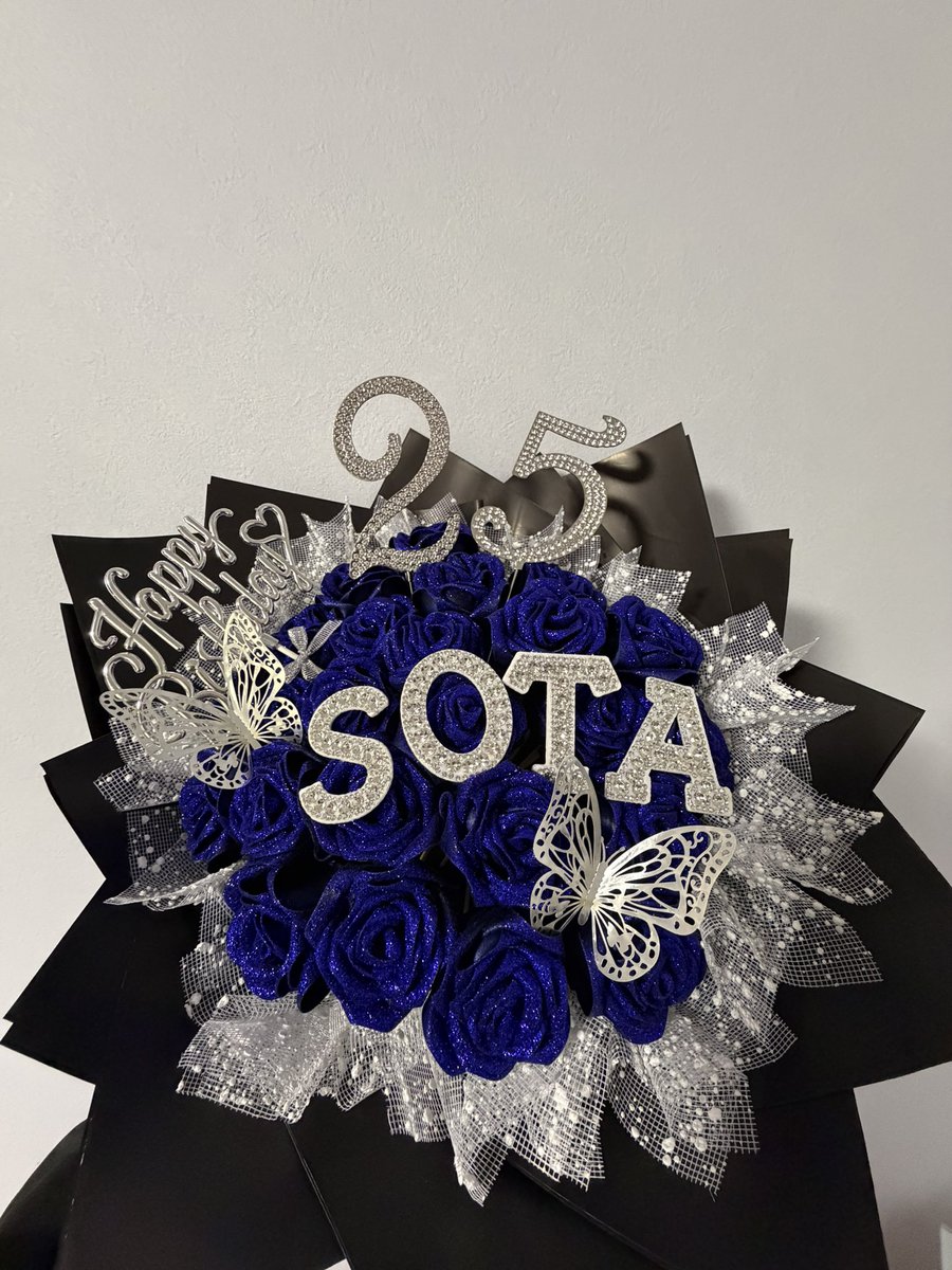 jet_black118bf's tweet photo. 2025.01.18
Happy 25th birthday
生まれてきてくれて、アーティストの道を選んでくれてありがとう！
25歳のSOTAくんも幸せでいてね

#SOTA_HBD_25th
#HAPPYSOTADAY_2026 https://t.co/6D2oNDA7pl