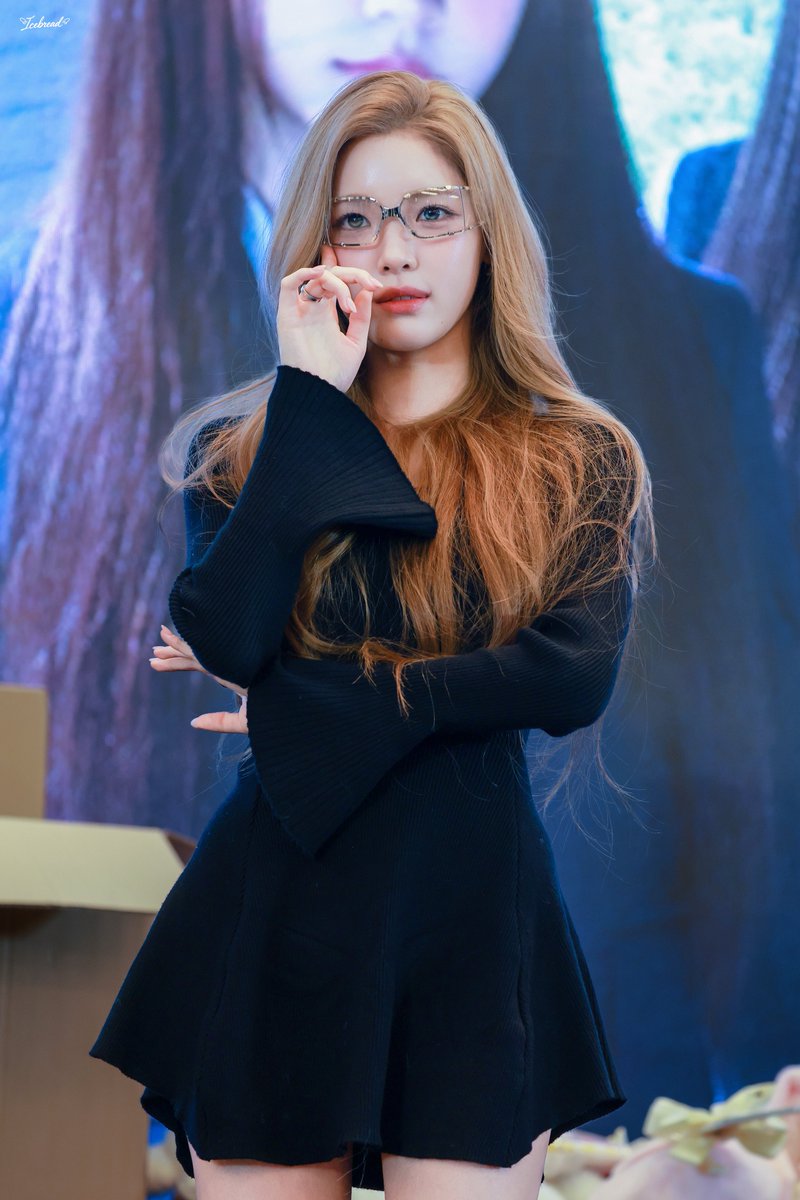 Icebread0412's tweet image. 260117  SHANGHAI

오랜만이에요🥹

#Hearts2Hearts  #YUHA
#하츠투하츠 #유하