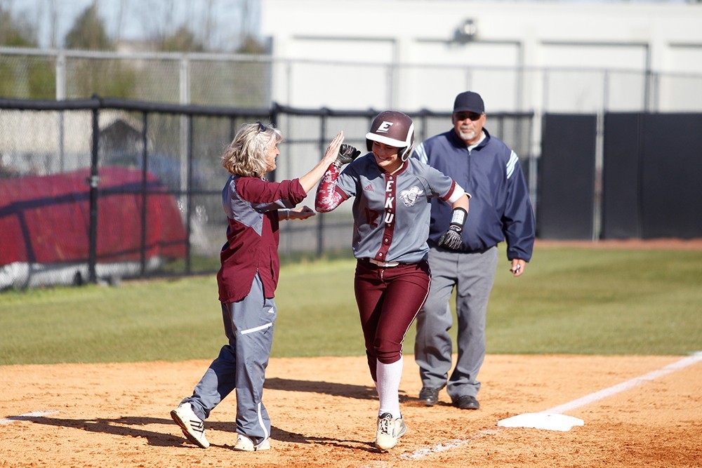 EKU Softball tweet media
