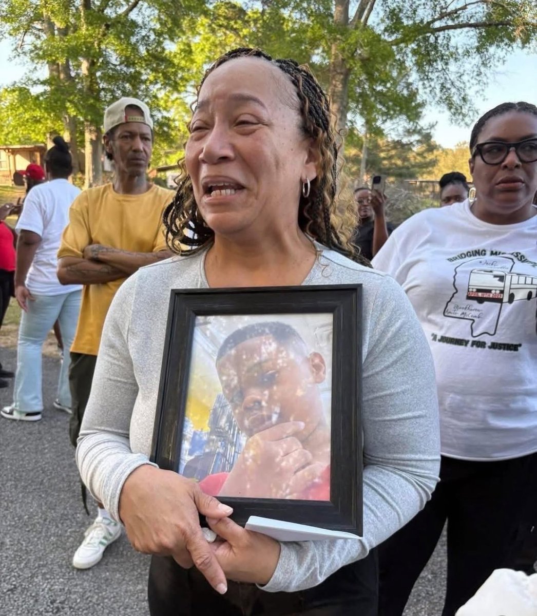 SeeRacists's tweet image. This unacceptable