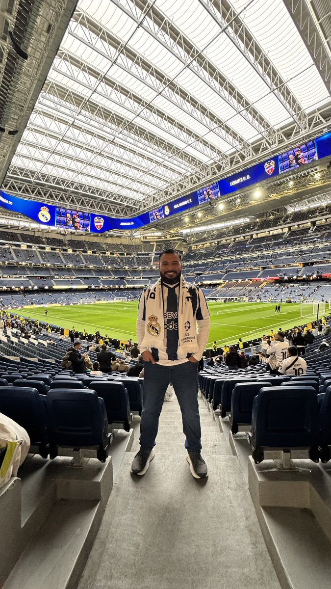 RG1289's tweet image. Hoy tuve la fortuna de pisar el Estadio Bernabeu 🇪🇸🔝