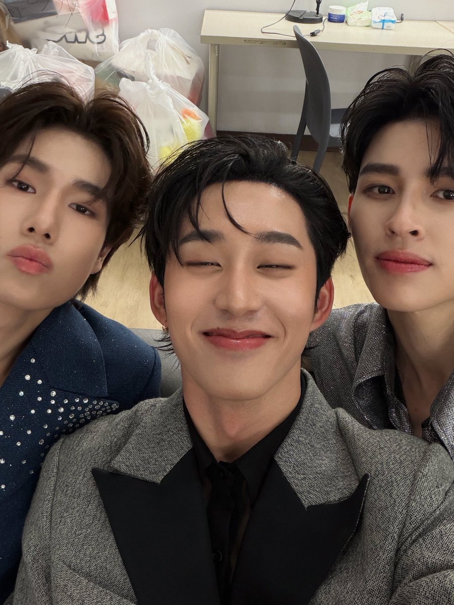 doublepjourney_'s tweet image. คูมธีร์ คูมลูกพีช คูมลูกโมกข์ สามต้าวน่ารักกก 🥹🤌🏻

#MeAndTheeSeriesFinalEP