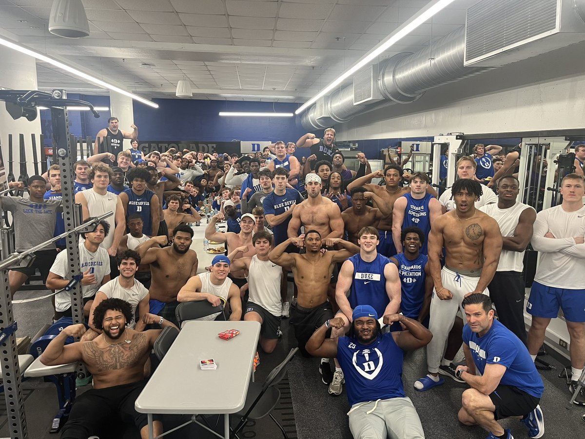 Coach_DFeeley's tweet image. 2026 Brunchbells #1 with the MOST DUDES IN ONE SATURDAY SESSION EVER.  Work+Food+Fellowship=REAL CULTURE 💯 #DDMF 💪🥞🧇🥓🍳