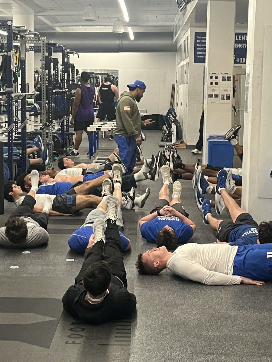 Coach_DFeeley's tweet image. 2026 Brunchbells #1 with the MOST DUDES IN ONE SATURDAY SESSION EVER.  Work+Food+Fellowship=REAL CULTURE 💯 #DDMF 💪🥞🧇🥓🍳